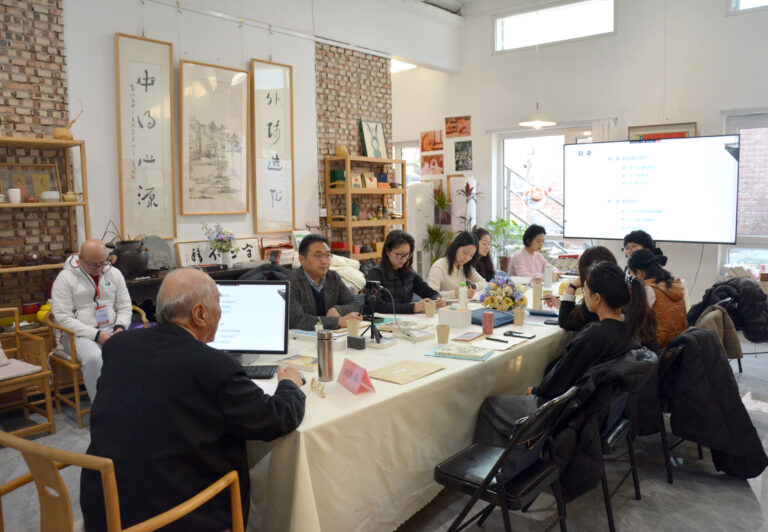 跟人民日报记者学新闻专题研修班在京举行